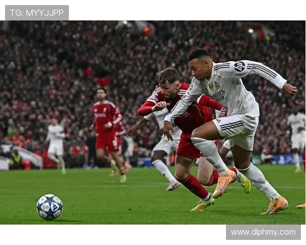 麦卡利斯特头球破门 利物浦1-0击败皇马送其欧冠首败 麦卡利斯特头球破门 利物浦1-0击败皇马送其欧冠首败