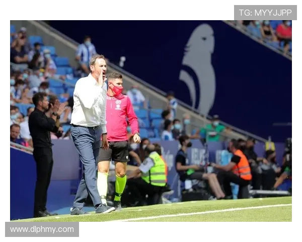 西甲赛场定格经典瞬间 最贵人墙背后那些难忘的时刻