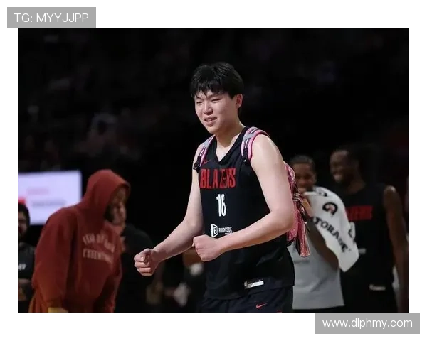 开拓者官方宣布召回杨瀚森中锋强化内线阵容备战新赛季严峻挑战