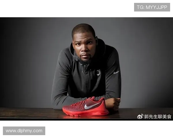 CC签约耐克鞋合同成联盟第六人榜单新星詹姆斯杜兰特字母哥同列